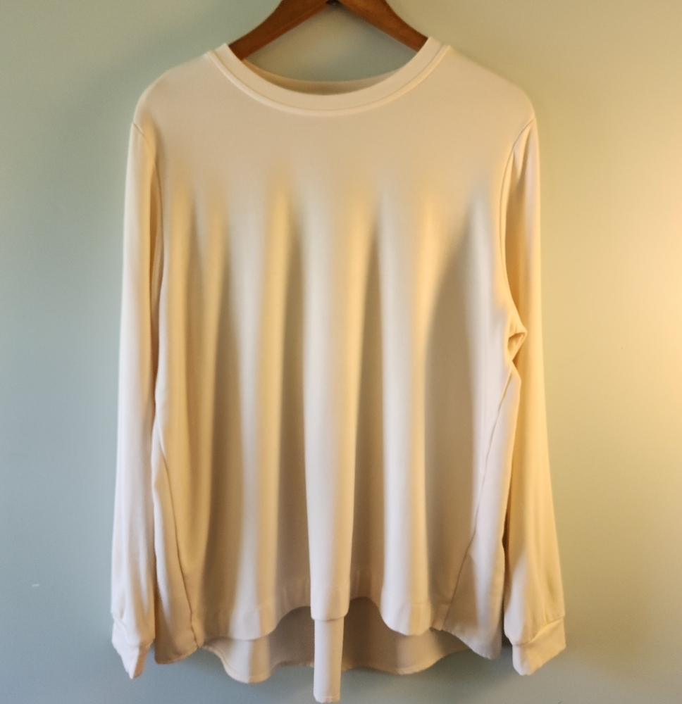 Denver Hayes Women's Long Sleeve Tee Pleated Back Panel